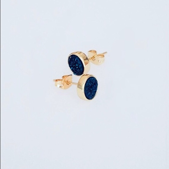 🆕 24K Gold Dainty Blue Drusy Stud Earrings - Picture 2 of 5